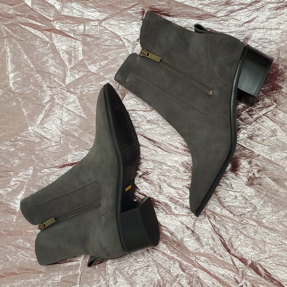 Cole Haan ankle boots size 8B - Picture 4 of 16